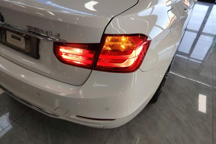 Used BMW 3 Series 2015 320Li Fashion Model
