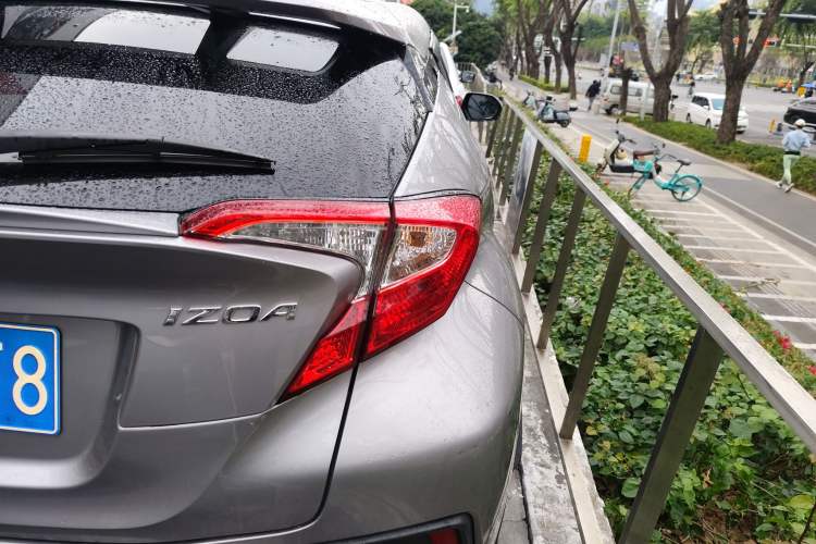 Used Toyota IZOA 2018 2.0L Yichi Version China VI Standard
