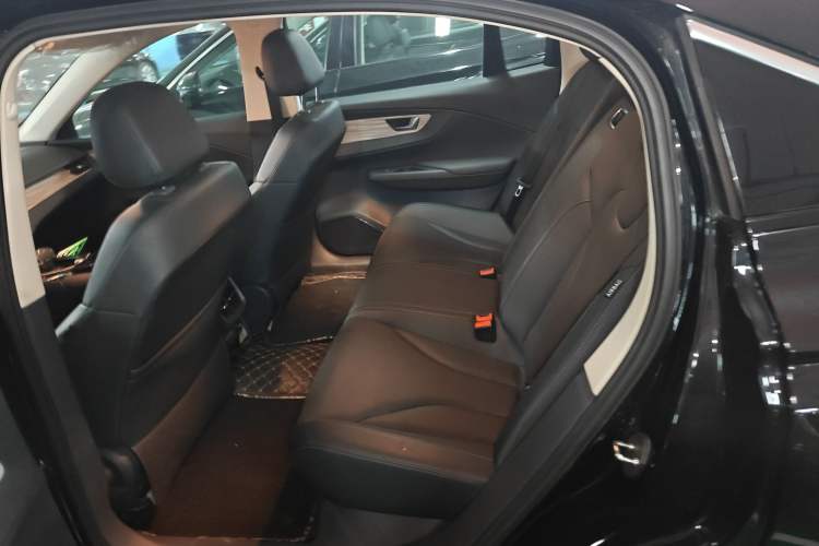 Used Hongqi E-QM5 2024 500km Range Edition
