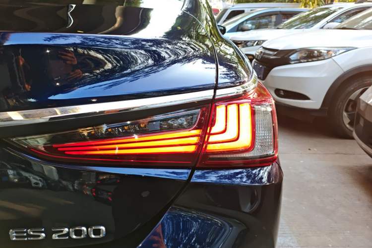 Used Lexus ES 2020 200 Excellence Edition