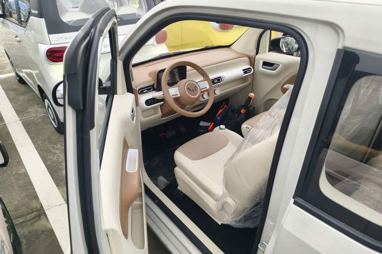 Used Wuling Hongguang MINIEV 2024 3rd Generation 215km Youth Edition