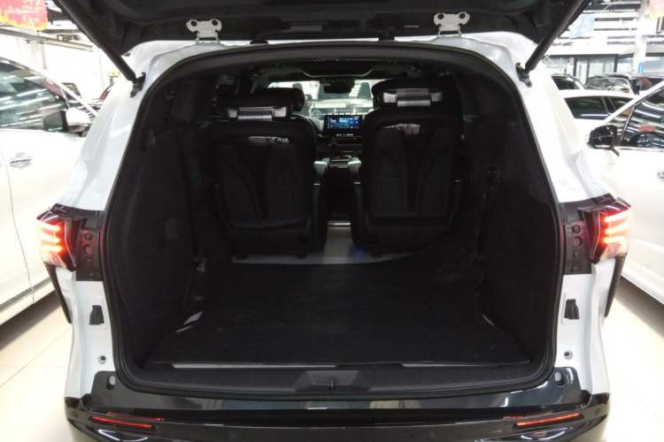 Used Toyota Granvia 2023 2.5L Hybrid Flagship VIP Edition