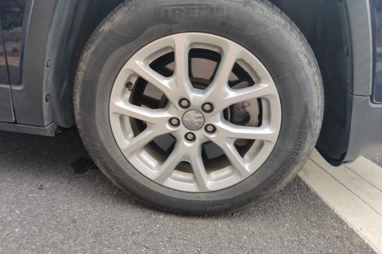 Used  Cherokee 2017 2.0L Superior Edition