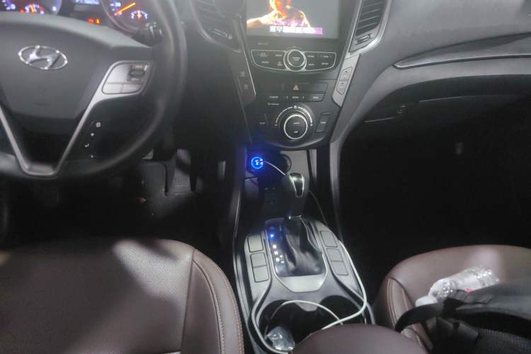 Used Hyundai Grand SantaFe 2015 2.0T 7-Seater Two-Wheel Drive Leading Edition
