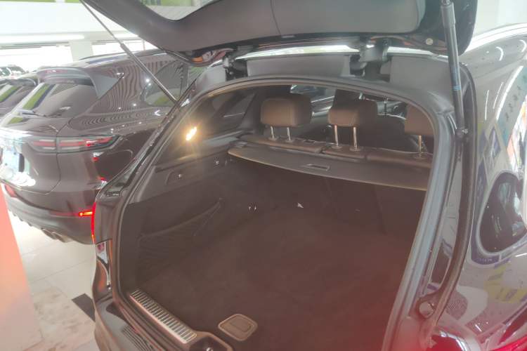 Used Mercedes-Benz GLC 2022 GLC 260 L 4MATIC Luxury Model
