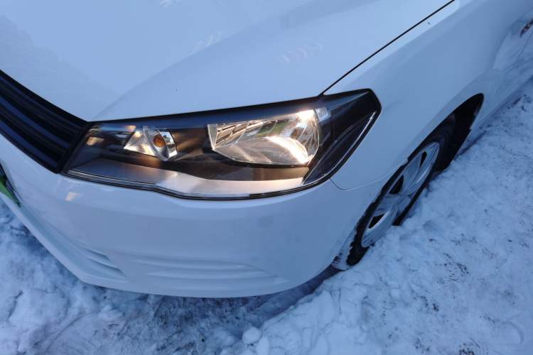 Used Volkswagen Jetta 2015 1.6L Manual Fashion Edition
