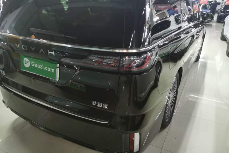Used VOYAH Dream 2025 PHEV Four-Wheel-Drive Flagship Kunpeng Edition
