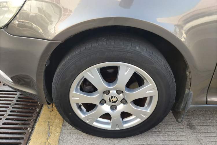 Used Skoda Octavia 2015 Classic Model 1.6L Automatic Elegance Edition
