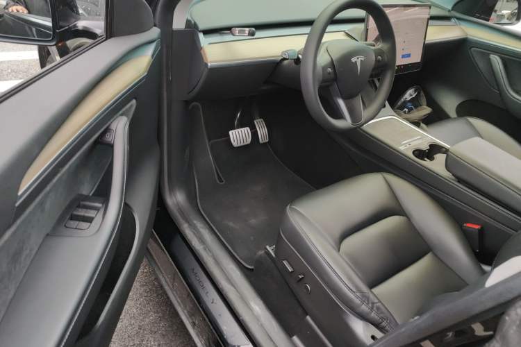 Used Tesla Model Y 2022 Performance High-Performance All-Wheel-Drive Version
