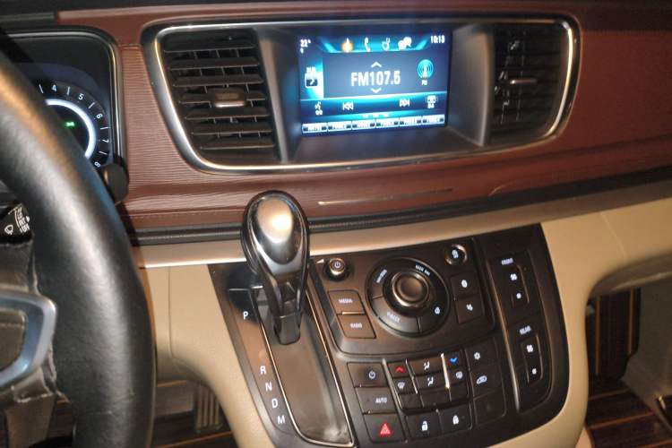 Used Buick GL8 2018 28T Luxury Model China VI Standard
