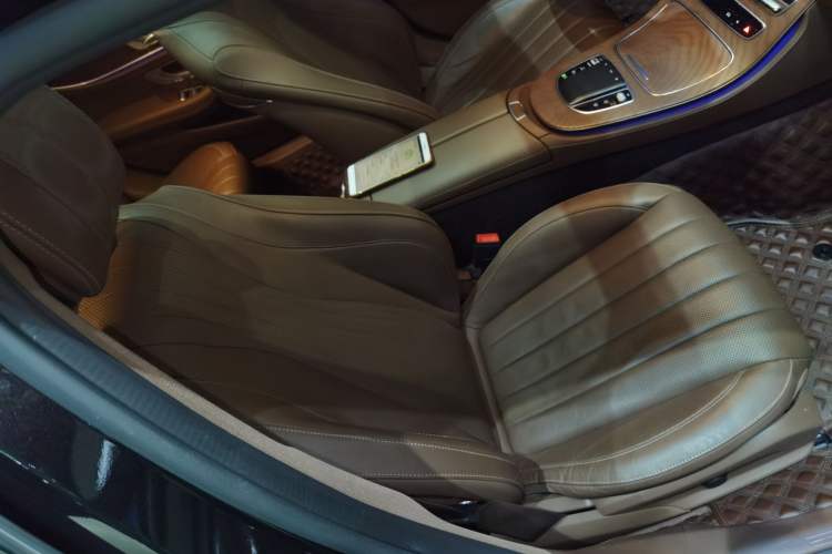 Used Mercedes-Benz E-Class 2021 E 300 L Premium Edition
