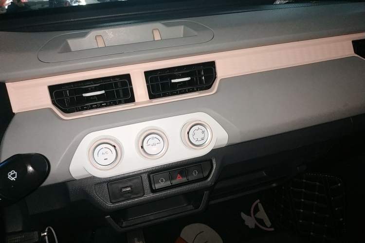 Used Chery QQ Ice Cream 2022 120km Conical Shape Lithium Iron Phosphate