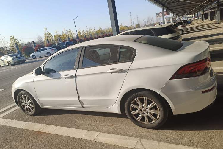 Used Qoros 3 2018 Sedan 1.6L Automatic Leading Model
