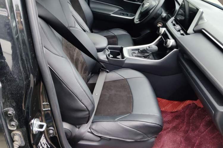 Used Toyota Wildlander 2022 Updated Version 2.0L CVT Two-Wheel Drive Leading Edition