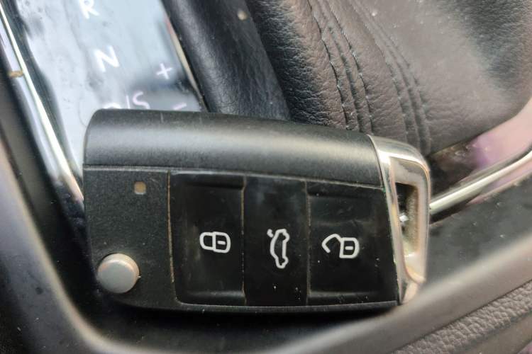 Used Volkswagen Touran 2018 Volkswagen Touran L 280TSI DSG Boundary Edition 7 Seats China V Emission Standard
