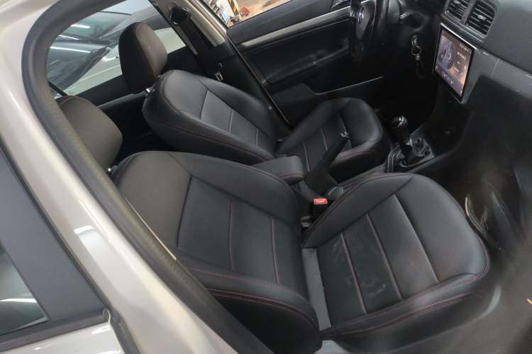 Used Volkswagen Lavida 2015 1.6L Manual Fashion Edition
