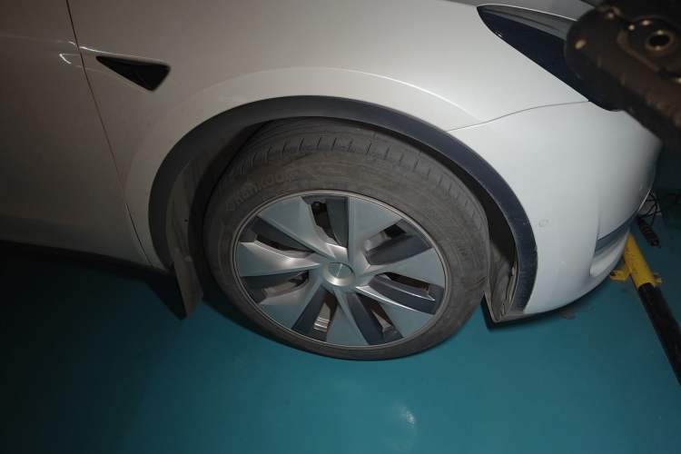 Used Tesla Model Y 2022 Long-Range All-Wheel-Drive Version