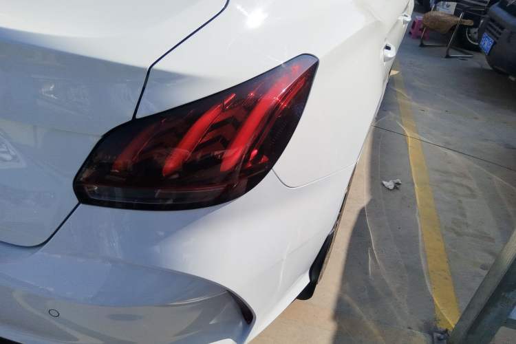 Used MG 5 2022 180 DVVT CVT Youth Luxury Edition
