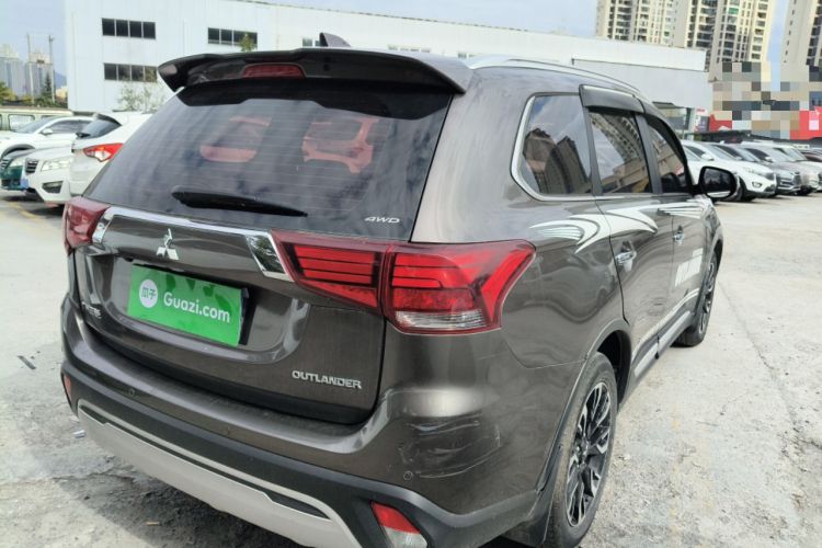 Used Mitsubishi Outlander 2019 2.4L 4x4 Zhi Xiang Edition 5 Seats China V Emission Standard
