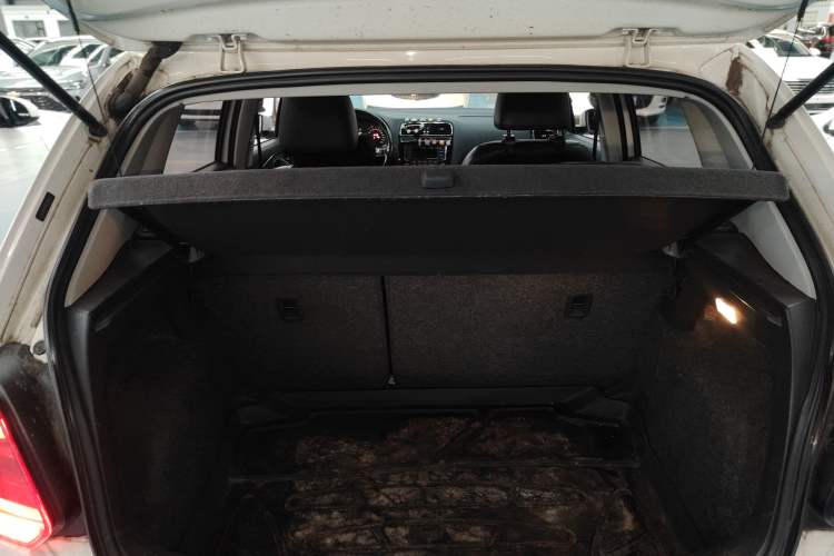 Used Volkswagen Polo 2014 1.6L Automatic Luxury Edition