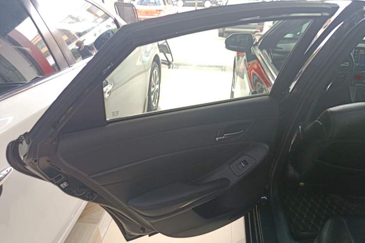 Used Toyota Avalon 2019 2.0L Ambition Edition China VI
