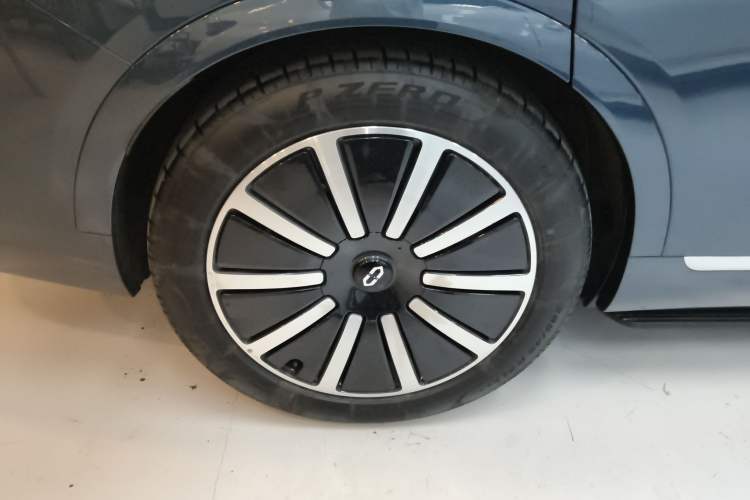 Used Hima AITO M9 2024 Range-Extended Max Edition 42 kWh 6-Seater Version
