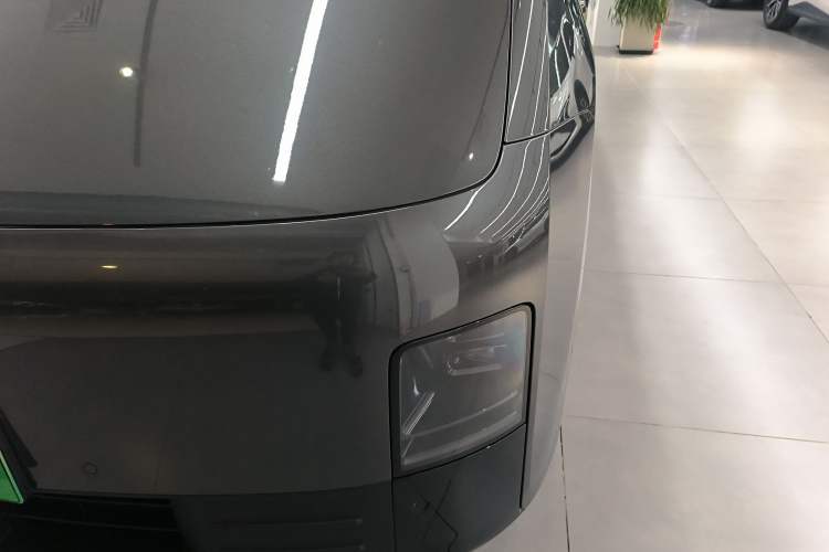 Used Li Auto MEGA 2025 Ultra Smart Refreshed Edition