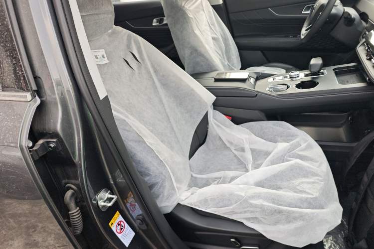 Used Changan UNI-K 2024 2.0T Two-Wheel Drive YueShang Trim
