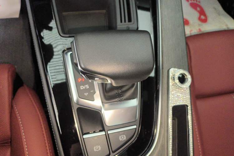 Used Audi A4L 2023 40 TFSI Luxury Dynamic Model
