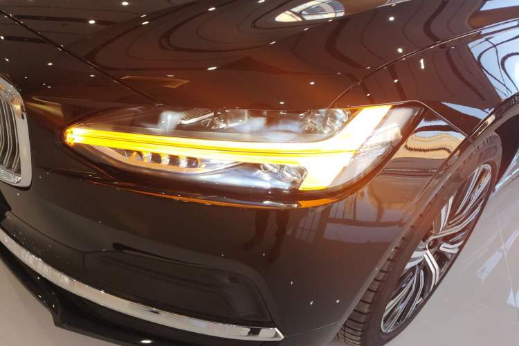 Used Volvo S90 2025 B5 Zhiyuan Luxury Edition
