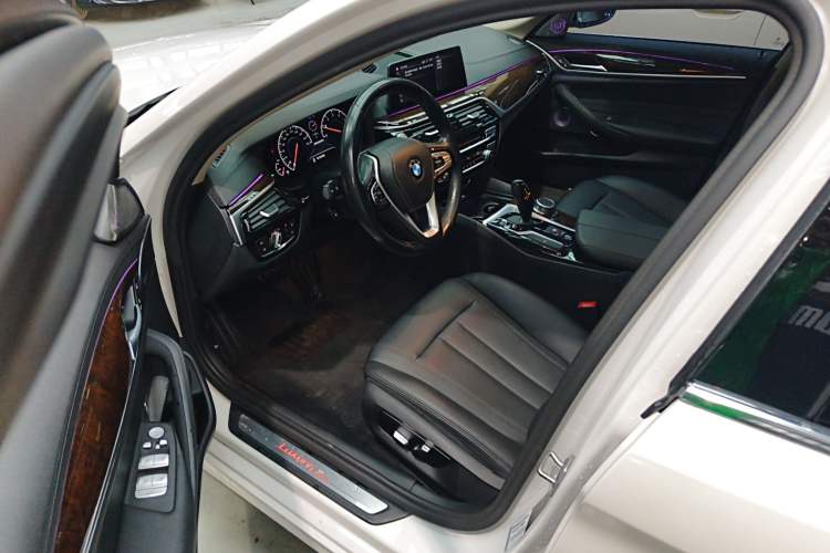 Used BMW 5 Series 2019 525Li Luxury Package
