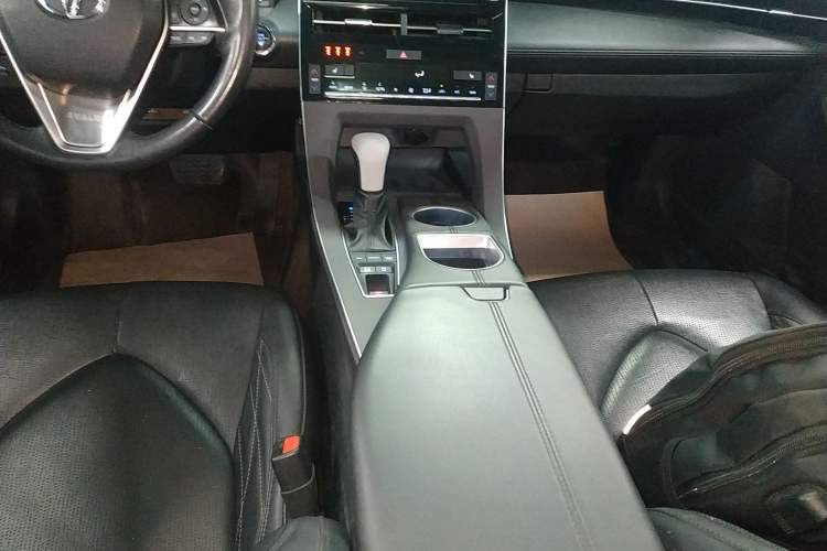 Used Toyota Avalon 2019 2.5L Touring Premium Version China VI Standard