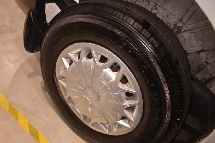 Used Ford Transit 2017 2.0T Gasoline Automatic Multi-Function Commercial Vehicle Short Wheelbase Low Roof China V Standard
