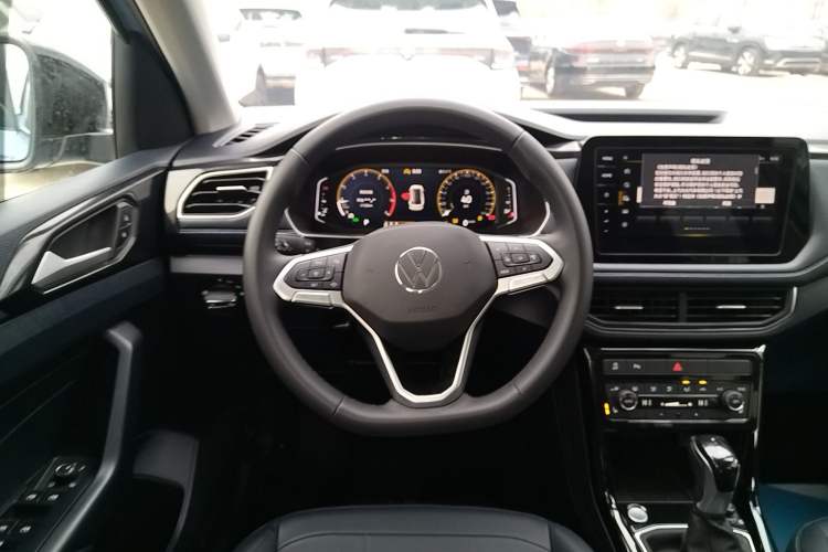 Used Volkswagen Tharu 2025 NewRui 300TSI Prestige Edition