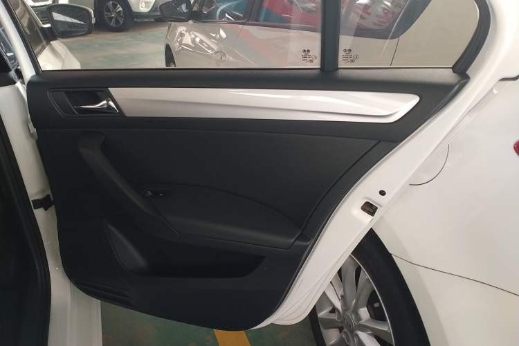 Used Skoda Rapid 2020 1.5L Automatic Comfort Edition
