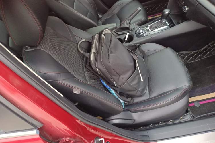 Used Mazda Mazda 3 Axela 2014 Sedan 1.5L Automatic Prestige Model
