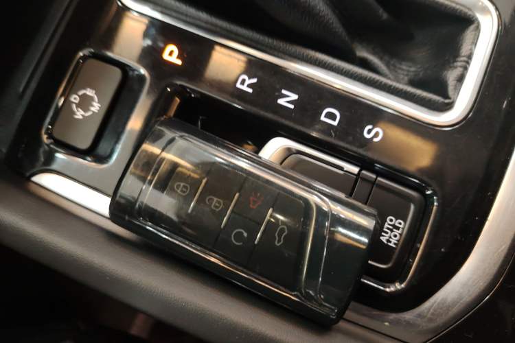 Used GAC Trumpchi GS8 2017 320T Two-Wheel Drive Luxury Smart Connectivity Version (7 Seats)
