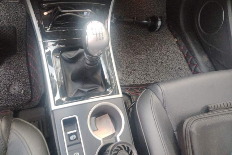 Used Haval H2 2017 Red-Label 1.5T Manual Two-Wheel Drive Luxury Model
