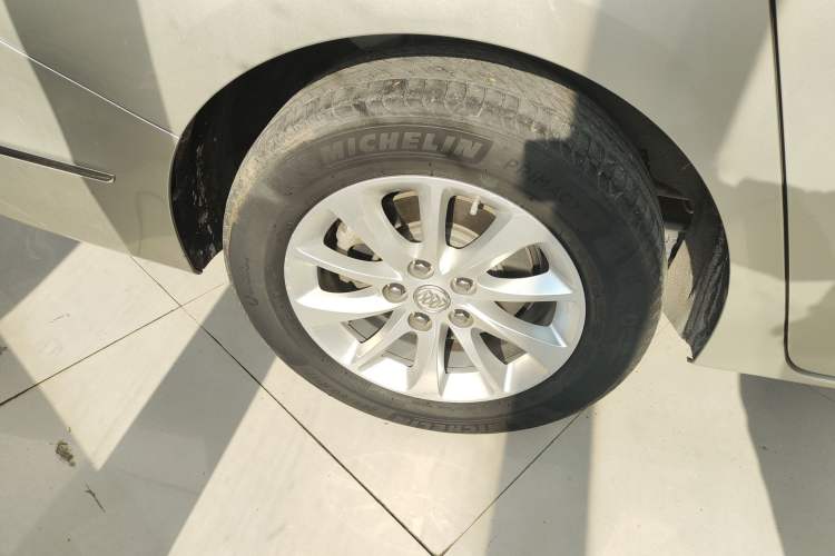 Used Buick GL8 2017 ES 28T Comfort Model China V Standard
