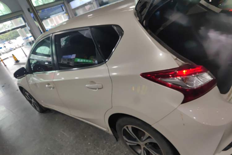 Used Nissan Tiida 2016 1.6L CVT Smart Drive Edition
