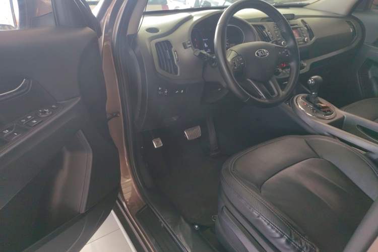 Used Kia Sportage R 2015 2.0L Automatic Two-Wheel Drive DLX Model