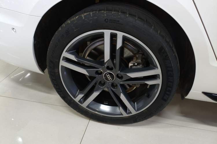 Used Audi A4L 2022 40 TFSI Luxury Dynamic Model
