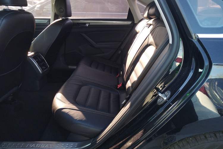 Used Volkswagen Passat 2017 330TSI DSG Luxury Edition
