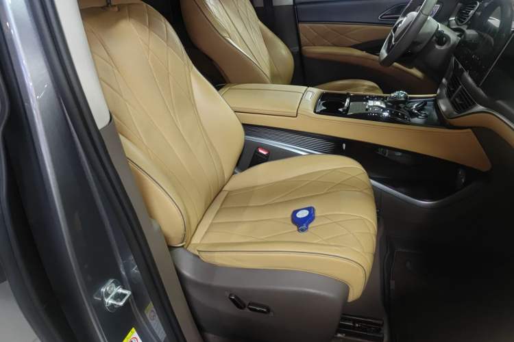 Used Denza D9 2022 DM-i 970 Four-Wheel Drive Prestige Model