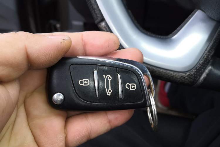 Used  6 2014 1.6T Elegant Version THP160
