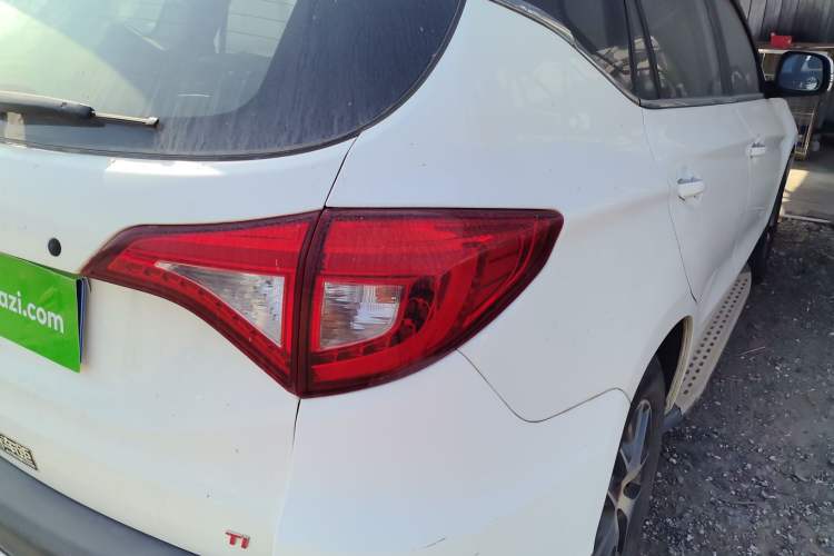 Used BYD Song 2017 Gaishi Upgrade Edition 1.5TI Manual Elite Model