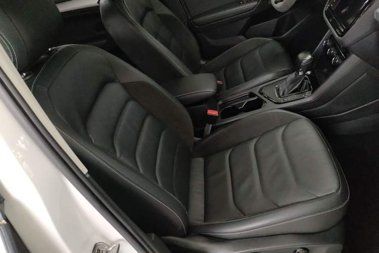 Used Volkswagen Tiguan L 2019 330TSI Automatic Two-Wheel Drive Panoramic Comfort Edition China VI Standard
