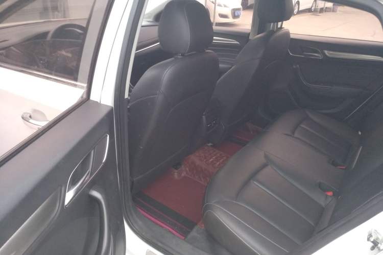 Used Roewe i6 2020 PLUS 1.6L CVT 4G Connected Glory Flagship Edition
