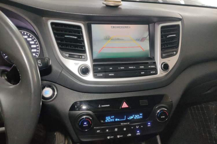 Used Hyundai Tucson 2018 1.6T Dual-Clutch Two-Wheel Drive 15th Anniversary Special Edition