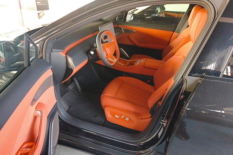 Used ONVO L60 2024 60 kWh Rear-Drive Version